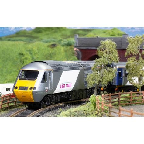 Hornby R30099 East Coast Trains Class 43 HST Power Cars 43314 And 43315