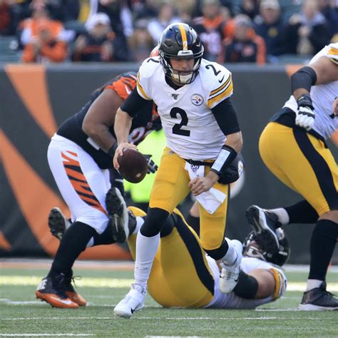 Steelers Mason Rudolph Benched Vs Bengals Replaced By Devlin Hodges