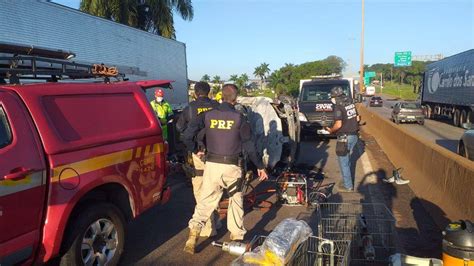 Duas Pessoas Morrem Carbonizadas Em Carro Na Br Em Betim O Tempo