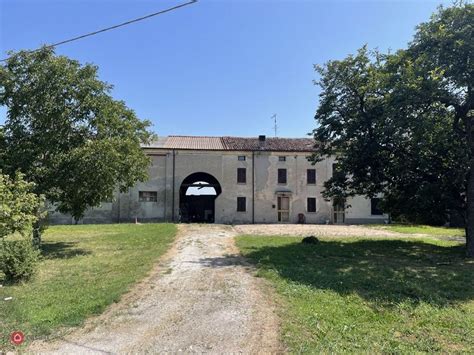 Rustico Casale In Vendita In Zona Centro A Suzzara Mq Casa It