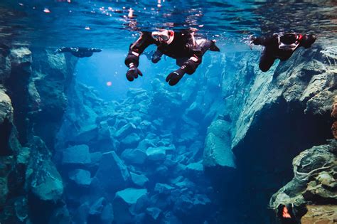 Snorkeling at Silfra in Iceland? Read These 5 Tips Beforehand!