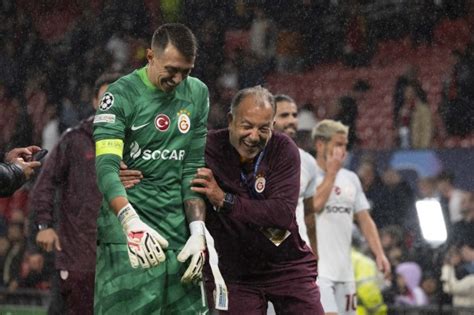 Galatasaray Ngiltere De Tarih Yazd Te T Rkiyenin Uefadaki Yeni