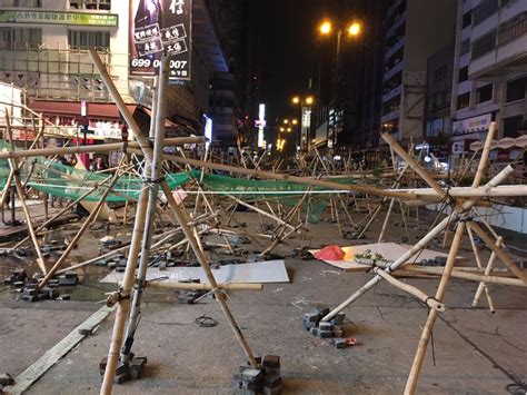 Hong Kong Protests Police Surround Protesters At University Cnn