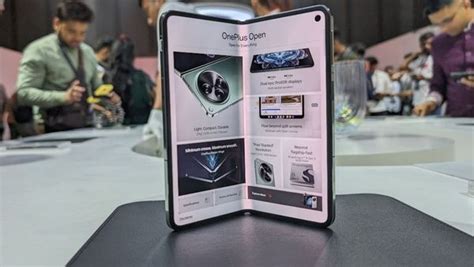 Foldable Smartphone Shipments Expected To Reach 178 Million In 2024 Trendforce Report Gizbot