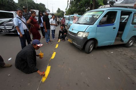 Sopir Angkot M Tebet Demo Tolak Mikrotrans Ini Jawaban Transjakarta