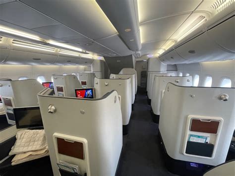 Review: Qantas A380 First Class Sydney - Los Angeles - Live and Let's Fly