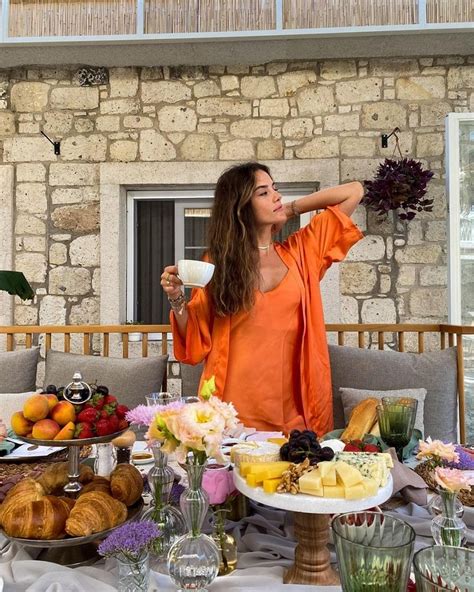 Boşanmak yaradı İbrahim Çelikkol un eski eşi Mihre Mutlu açıldıkça