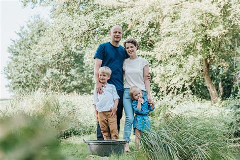 Ungestellte Familienbilder In Der Natur Nahe Buxtehude