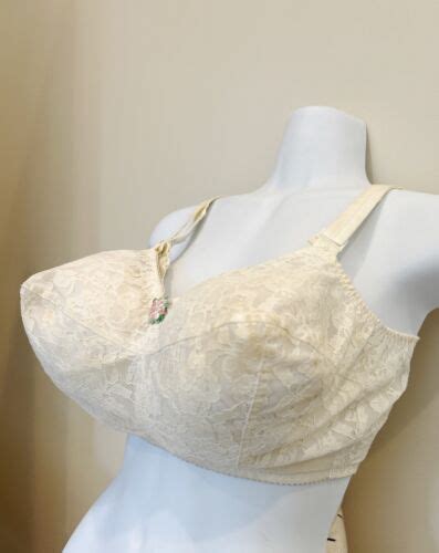 VTG Sculptress Torpedo Bullet Bra Nude Lace 34 Pinup Rockabilly Sexy