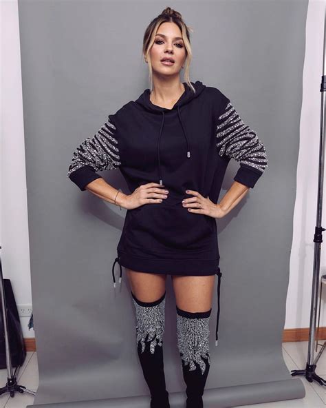 Marcela Kloosterboer cumplió 40 y la foto en bikini y cavada es brutal