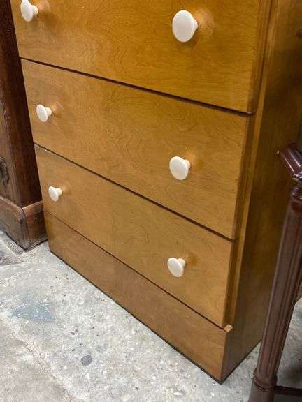 Vintage Maple Lingerie Chest Dixon S Auction At Crumpton