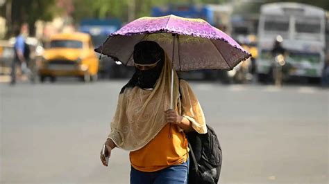 Delhi Faces Season S First Heatwave Imd Issues Yellow Alert Thedailyguardian