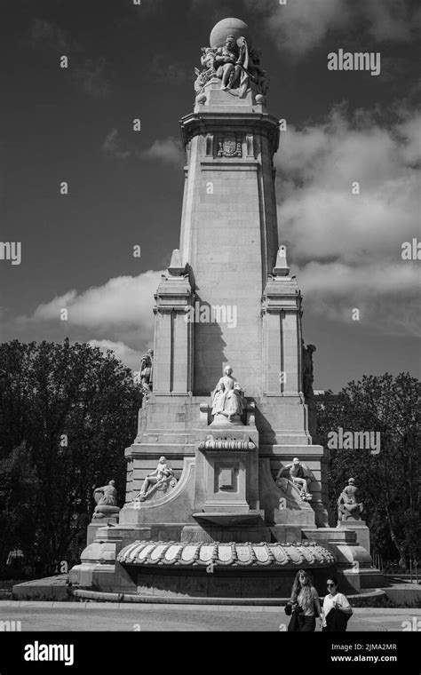 Imagen Vertical Del Famoso Monumento Tur Stico De Madrid Espa A En