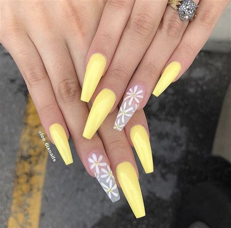 Pin By Saher On Nail Inspo Yellow Nails Yellow Nail Art Daisy Nails