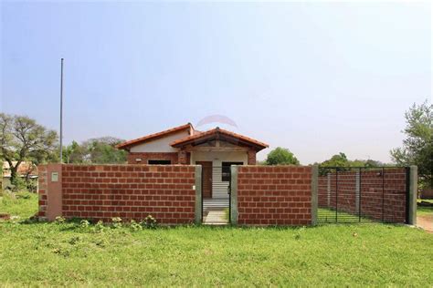 Casa A Estrenar A La Venta Luque Ref T Bdea Infocasas Py