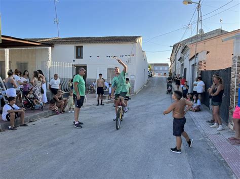 La fiesta de la espuma y juegos populares de la Huerta de Arriba reúnen