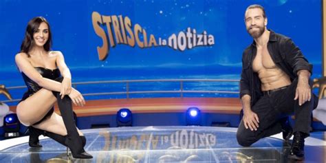 Striscia La Notizia Il Programma Di Canale 5 Cerca La Nuova Velina