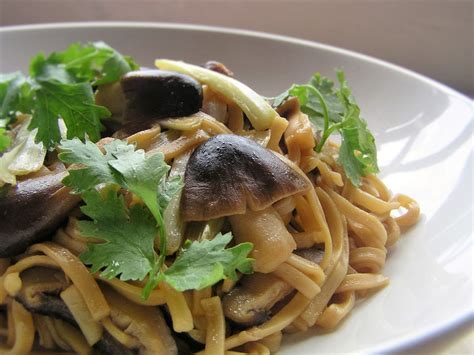 Braised Yee Fu Noodles With Straw Mushrooms Stuffed Mushrooms Asian