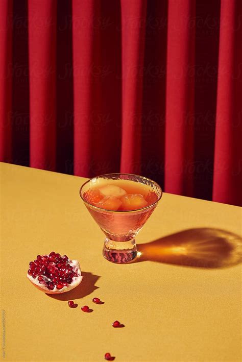 Open Pomegranate With Seed And Pomegranate Juice By Stocksy Contributor Marc Tran How To