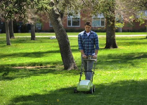 The Best Electric Push Lawn Mowers According To Bob Vila