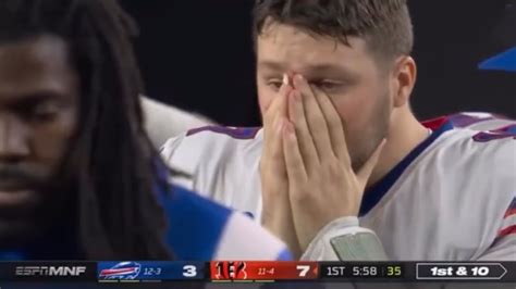 Bills Josh Allen Stefon Diggs Others Reaction To Damar Hamlin