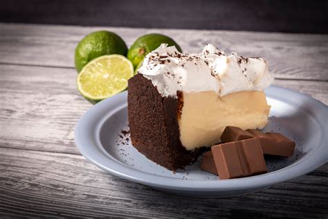 Torta de limão chocolate é surpreendente e deliciosa veja a receita