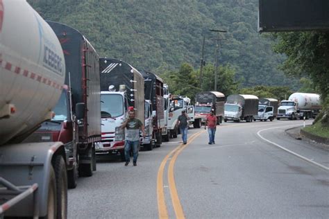 Vía al Llano levantan el bloqueo en Guayabetal y se reanuda paso