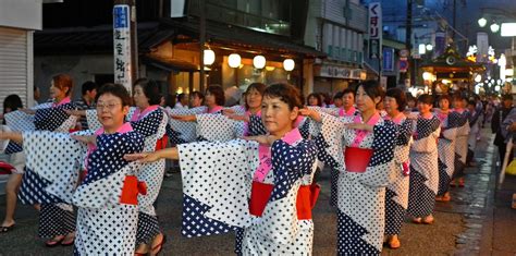 ことしも雨の郡上踊り発祥祭。 団塊のブログ こだわりの「物」がたり