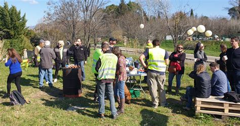 Carpentras Vaucluse les Gilets jaunes se préparent pour les