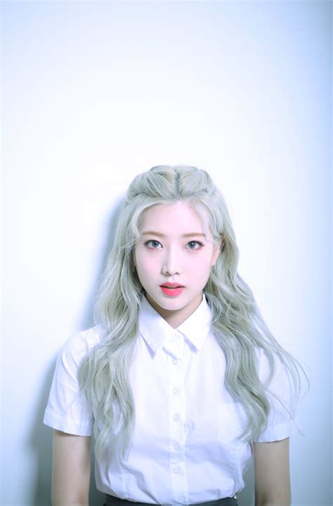 Kim Lip (Loona) Profile - K-Pop Database / dbkpop.com