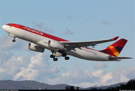 N969AV Avianca Airbus A330 243 Photo by Stéphane Boyer ID 918354