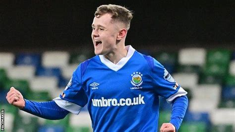 Ni League Cup Cliftonville Fight Back To Beat Newry As Coleraine