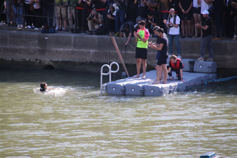 Jo De Paris A Y Est Anne Hidalgo S Est Enfin Baign E Dans La Seine