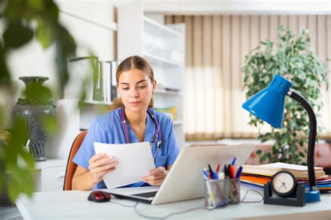 35 Nursing School Scholarships For Fall 2023 | NurseJournal.org