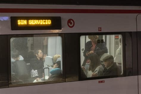 Renfe Y Adif Apuntan A Un Posible Error Humano En El Choque De Trenes