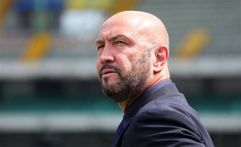 Video Inter Wish Legendary Former Goalkeeper Walter Zenga A Happy