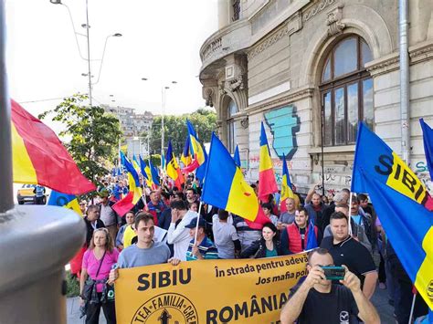 Protest Organizat De Aur N Fa A Prefecturii Din Sibiu Cer Reluarea