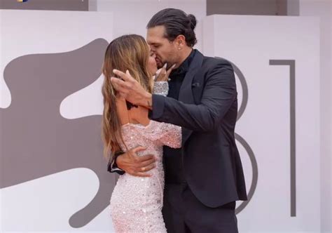 Uomini E Donne Roberta Di Padua E Alessandro Vicinanza Sul Red Carpet