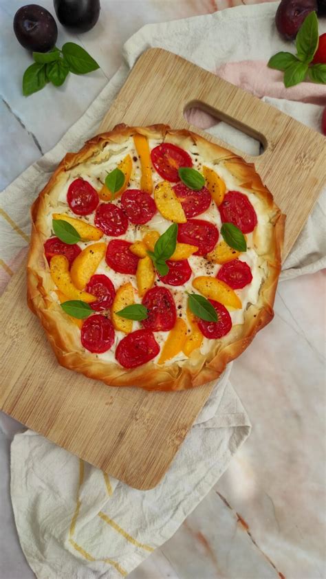 Galette de filo con tomate y melocotón RootsandCook