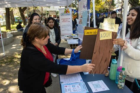 Escuela de Psicología organiza concurrida Primera Feria de Salud Mental