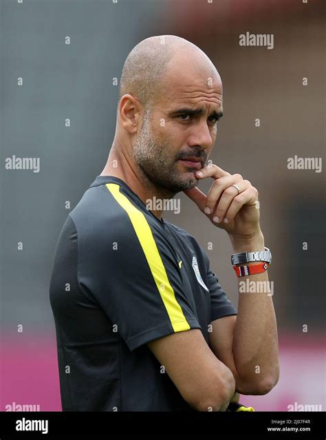 Trainer Pep Guardiola Manchester City Trainiet Mit Seiner Mannschaft Fc