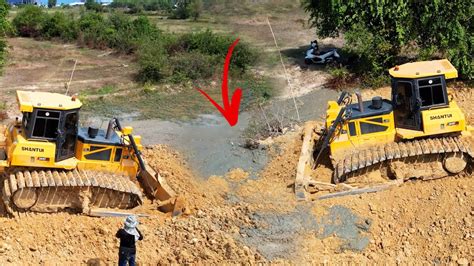 Amazing Action Show Construction Powerful Dozer Shantui Pushing Land