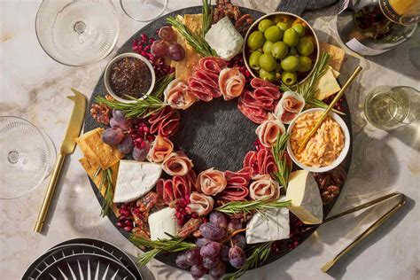 Christmas Charcuterie Board Recipe