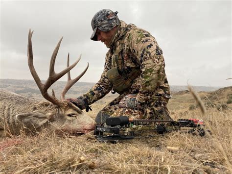 Guided South Dakota Mule Deer hunts - John Stallone Days in The Wild