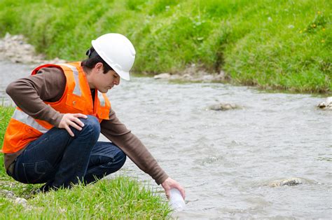 Evaluación y mitigación de riesgos ambientales en ingeniería