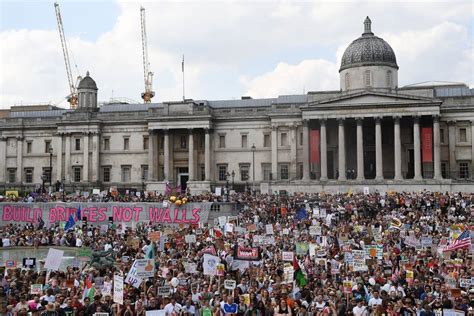 Decenas De Miles De Personas Marchan Contra Trump En Londres