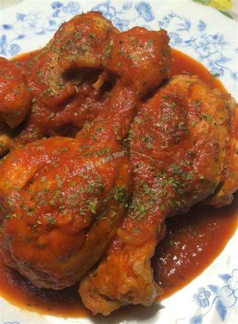 La Cocina De Beli Mar Muslos De Pollo En Salsa De Tomate Con Un Toque