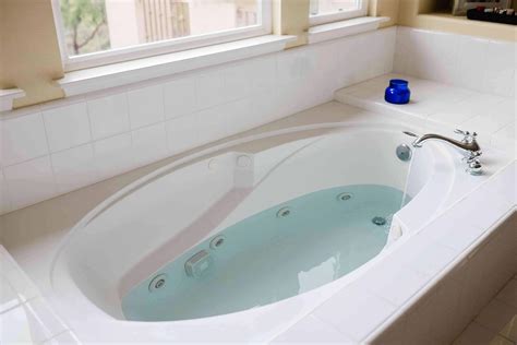 Can You Put Bubble Bath In A Jacuzzi Tub? – Vehicles, Cars and Engines