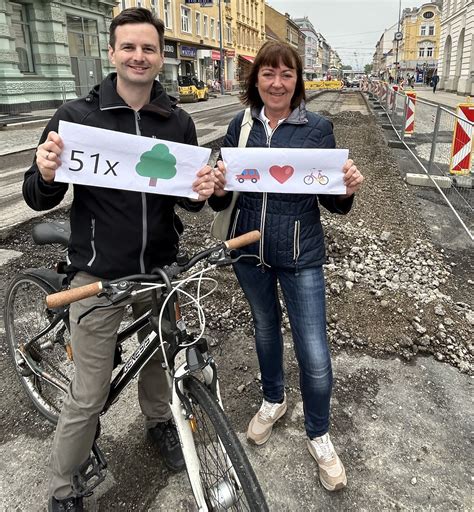 Freude über neue Radwege in der Floridsdorfer Haupstraße und