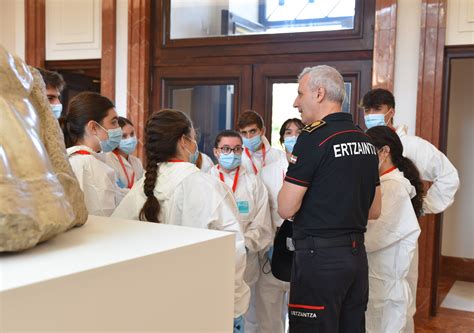 Irekia Eusko Jaurlaritza - Gobierno Vasco :: Escolares resuelven el